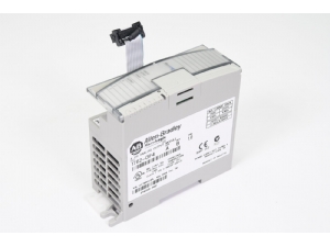 Allen Bradley 1762-OF4